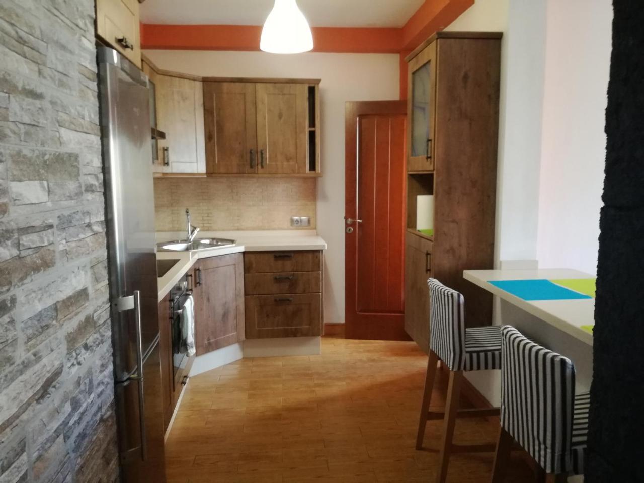 Surfhouse Hostel Famara Caleta De Famara Ngoại thất bức ảnh