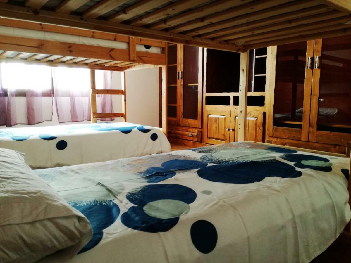 Surfhouse Hostel Famara Caleta De Famara Ngoại thất bức ảnh