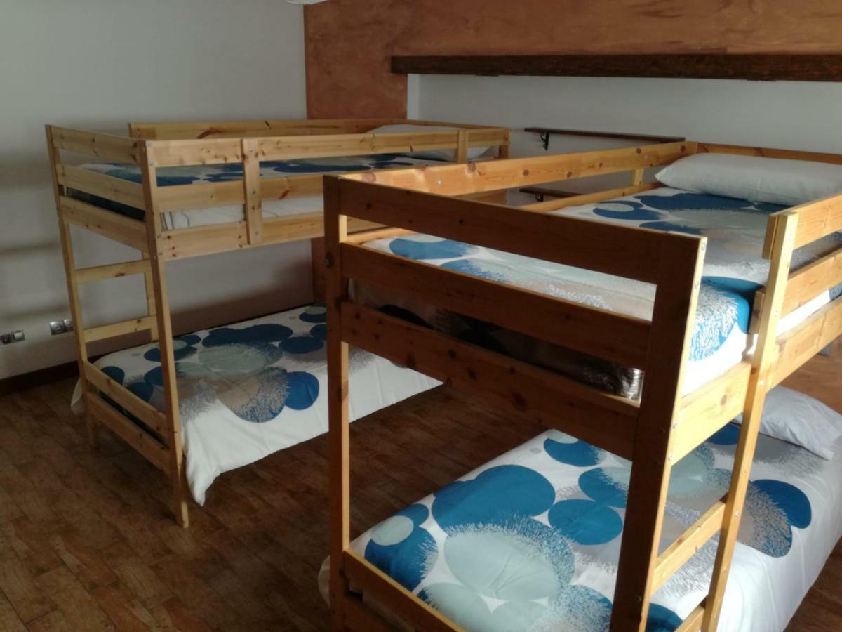 Surfhouse Hostel Famara Caleta De Famara Ngoại thất bức ảnh